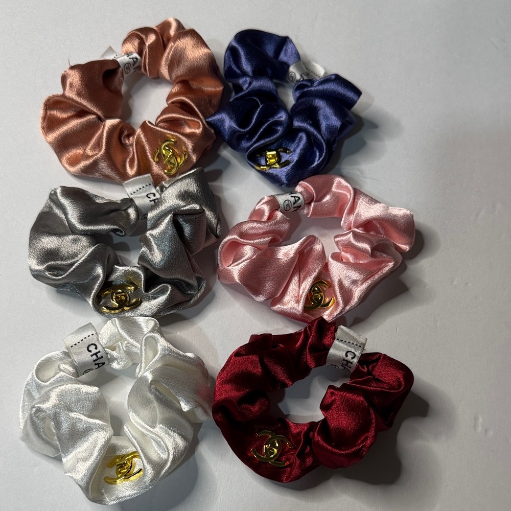 1x  Satin Scrunchies in Elegant Colors